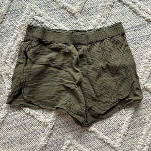 Universal Thread Dark Green Women's Shorts